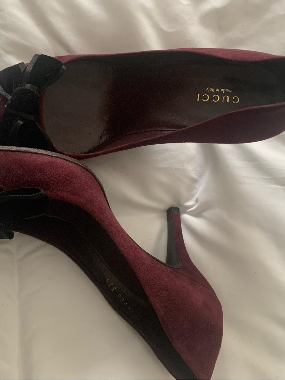 Gucci Burgundy Suede Bow-Accent High Heel Pumps
